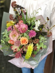 【結婚祝いの花束】おしゃれ感のあるくすみ系ニュアンスカラー 【結婚祝いの花束】おしゃれ感のあるくすみ系ニュアンスカラー