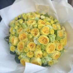 【バラの花束】黄色いバラの豪華な花束