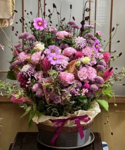 【秋田県】秋の風情が華やぐアレンジメントを日本料亭へ定期配送