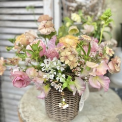 【俳優さんへの贈り物に】ナチュラルアレンジメント