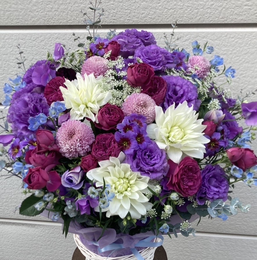 【お誕生日の贈り物に】パープル・ブルー系アレンジメント